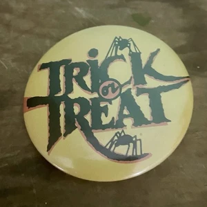 Yellow and Black Trick Or Treat Halloween Pinback Button 1980s Vintage 2 1/2 In - Picture 1 of 5