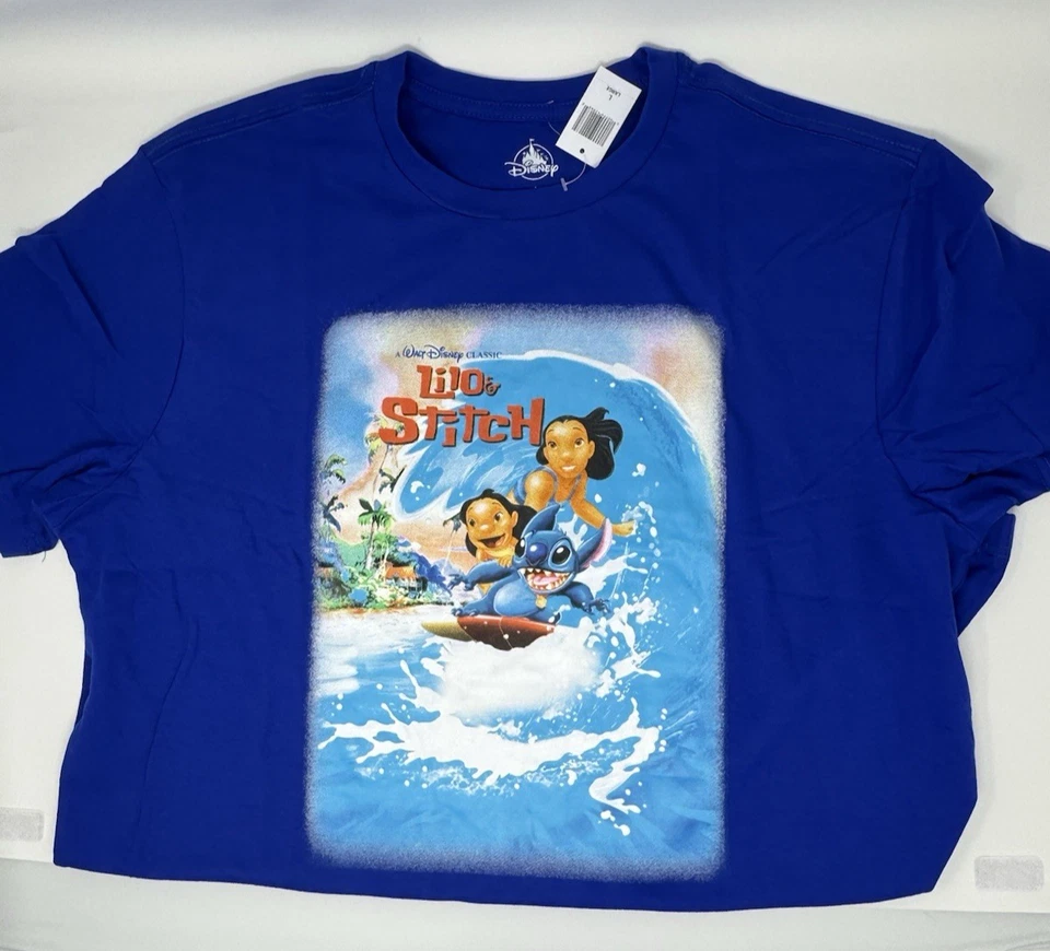 Camisa Azul Surf Lilo & Stitch Póster Clásico Parques Disney 2025 Adulto L NUEVA Foto 1 de 1