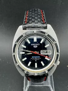 1968 Seiko 5 Sports Herren Automatik Day Date 37mm schwarzes "Proof" Zifferblatt 6119-8140 - Bild 1 von 12