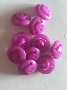 10 Purple Smile Resin Shank Buttons -15mm-Sewing,Craft,Scrapbooking,Quilting - Picture 1 of 2