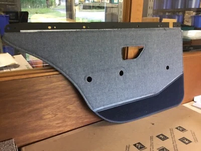 Genuino Peugeot 405 sedán mk1 1988-1992 puerta trasera izquierda tarjeta 9398F4 Foto 1 de 4