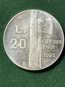 ITALY 1970 Silvered BRASS Fantasy Coin 20 LIRE BENITO MUSSOLINI - Picture 1 of 5