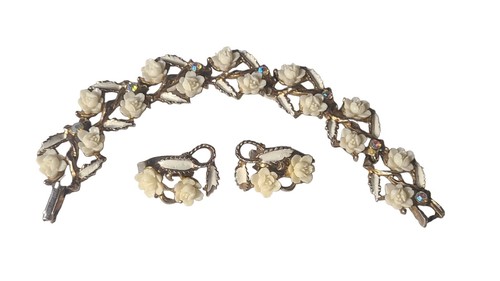 OFF WHITE Set gioielli orecchini bracciale rose celluloide smalto bianco sporco tono oro vintage