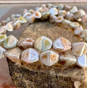 Grüne Lumi Geklemmte Tschechische Glasperlen 50 Undurchsichtig Grün Perlen Pro Strang - Bild 1 von 7