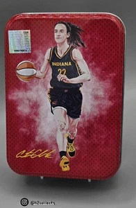2024 Panini WNBA PRIZM Caitlin Clark Rookie RC Ltd. Tin VUOTA Fasc. Auto GIALLA - Foto 1 di 2