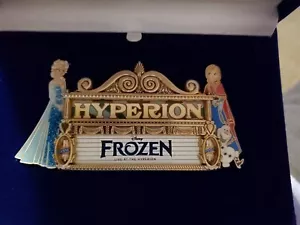 Pin de marquesina Walt Disney Imagineering - miembro del elenco - Frozen Live at the Hyperion - Imagen 1 de 4