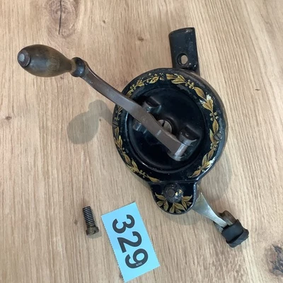 Vintage singer 1886 simanco Hand Crank with fitting bolt used odd paint chip.329 - Image 1 of 4