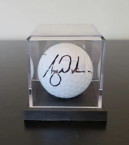 SPECIAL! Tiger Woods Signed Autographed Golf Ball PGA with COA CLEAN SIGNATURE - Picture 1 of 5