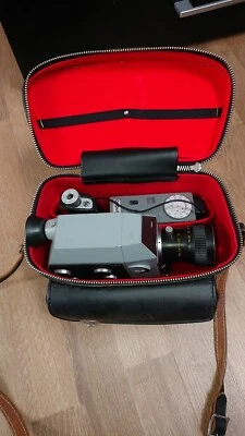 Super 8 Film Kamera QUARZ-ZOOM DS8-3 UdSSR mit Leuchte, in Tasche Sehr Gut - Bild 1 von 4