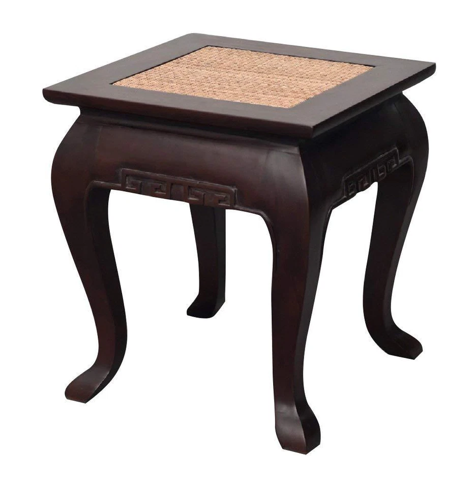 Mesa auxiliar Tessa central artesanal marrón 22" de caoba y ratán de NES Furniture  Foto 1 de 4