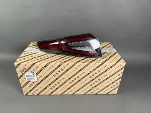 Fanale posteriore sinistro nuovo e originale Alfa Romeo Stelvio Veloce Quadrifoglio 50563999 - Foto 1 di 4