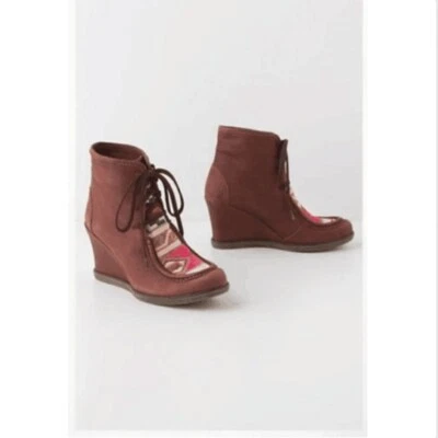 ¡Nuevo! Anthropologie Holding Horses "Botas de cuña Woven Story" $188 Talla 37 7 6.5 Foto 1 de 4
