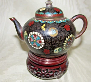 A Japanese Cloisonne teapot, Meiji period (1868-1912). - Picture 1 of 7