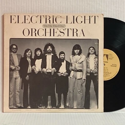 ELECTRIC LIGHT ORCHESTRA On The Third Day UNITED ARTISTS 1973 Sterling - Image 1 of 3