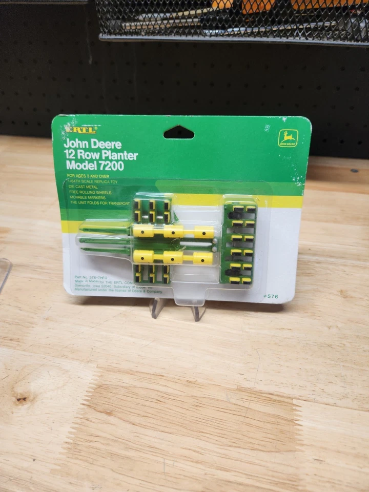 Ertl Farm Implements #576 1/64 John Deere Model 7200 12 Row Planter - Image 1 of 1