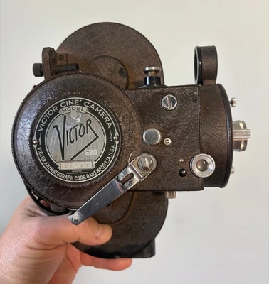 Câmera de Filme Vintage Victor Animatógrafo Cine 16mm Modelo 5 Peças ou Reparo - Imagem 1 de 4