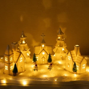 Weihnachtsdeko Innen - 11-teiliges Keramik Weihnachtsdorf Set - 3 Lichter... - Bild 1 von 9