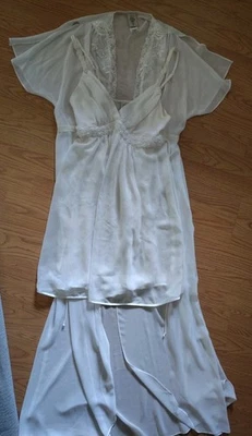 In Bloom Jonquil Babydoll Camisón Camisón Bata Conjunto Pequeño Cuentas Nupcial Transparente Foto 1 de 4