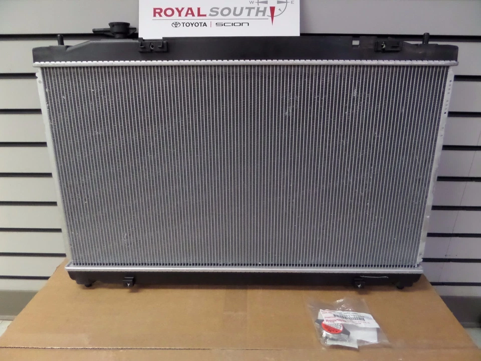 Toyota Camry 07-09 Radiator & Cap 2.4L Automatic (w/o towing) Genuine OE OEM - Image 1 of 1