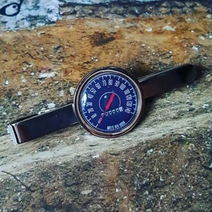 Unique CAR DIAL TIECLIP cool VINTAGE CLASSIC speedometer MENS dash TIE BAR SLIDE - Picture 1 of 1