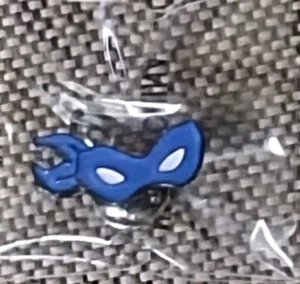 Nuevo SDCC 2024 IDW Stand TMNT #1 Promocional Leonardo Azul 💙 Máscara Esmalte Pin - Imagen 1 de 2