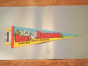 BANDERÍN DE FIELTRO MONTE RUSHMORE BLACK HILLS SOUTH DAKOTA  - Imagen 1 de 2