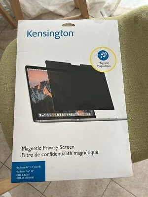 ONE Kensington MacBook Pro 13 2016 & Late Magnetic Privacy Screen K64490WW - Image 1 of 2