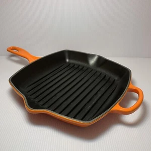 Le Creuset Signature Cast Iron 10.25 Inch Square Skillet Grill 26cm Flame Orange - Picture 1 of 22