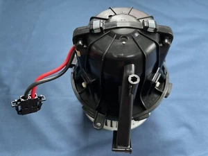 2009 2010 2011 2012 Audi A4 A5 B8 - Blower Motor Fan Genuine 8K1820021 - Picture 1 of 5