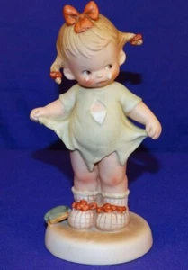 VNTG 1987 ENESCO FIGURINE MEMORIES OF YESTERDAY MOMMY, I TEARED IT - Picture 1 of 6