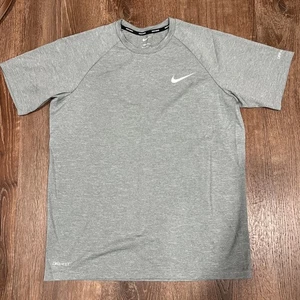 Nike Herren Dri-FIT UPF 40+ Hydroguard Schwimmshirt (Medium, Grey Heather) - Bild 1 von 7