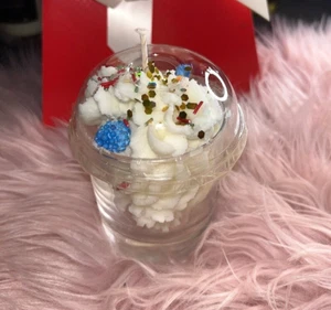 Holiday season scented candle - Picture 1 of 1