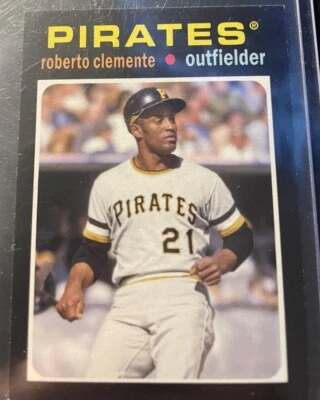 Roberto Clemente - 2013 Topps Heritage Mini TM-42 Pirates - Image 1 of 2