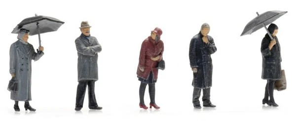 HO Artitec 5 Passengers in the Rain #919.5870003 Hand Painted - Image 1 of 1