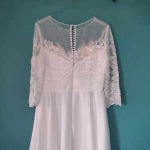 Stunning white wedding dress size 12/14: Excellent condition: 