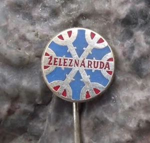 Zelezna Ruda Markt Eisenstein Snowflake Snow Motif Czech Souvenier Pin Badge - Picture 1 of 2