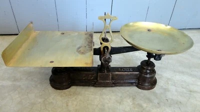 Ancienne balance de métier.boutique.magasin  type Roberval force 1 kg  - Photo 1/4