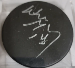 Wayne Gretzky Autographed Hockey Puck - Picture 1 of 3