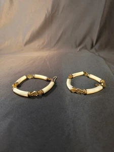 Vintage Paar chinesische Jade weiß & goldfarbene Langlebigkeit Armbänder mit Ketten - Bild 1 von 9