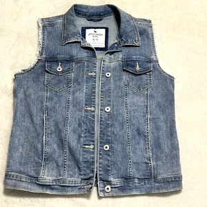 Chaleco Denim Abercrombie Niños Niñas Talla 15/16 Azul Jean Botón Frontal Borde Crudo Usado en Excelente Condición - Imagen 1 de 10