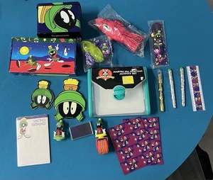 Marvin The Martian Looney Tunes School Supplies Ruler Notepad Pens Pencil Box - Picture 1 of 11