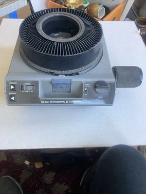 Proyector de diapositivas Kodak EKTAGRAPHIC III ATS PROBADO EN EE. UU. 35 mm Foto 1 de 4