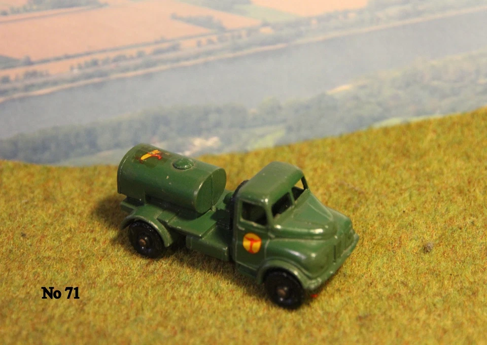 Austin 200 Gallon Water Truck Ma. in Engl. by Lesney - Bild 1 von 1