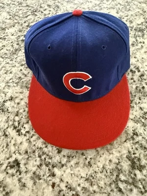 VINTAGE New Era CHICAGO CUBS PRO MODEL DIAMOND Collection 7 1/8 MLB HAT Wool 90s - Image 1 of 4