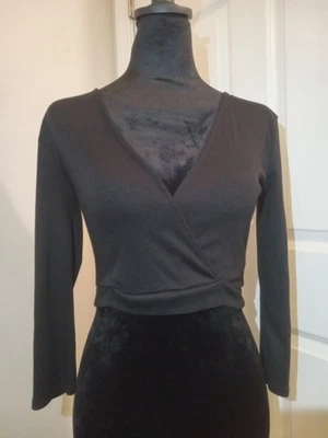 Top corto Forever 21 para mujer con cuello en V. Talla M Foto 1 de 4