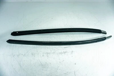 04-09 Cadillac XLR OEM Molduras de vedação de capô esquerdo e direito 10326313 5084 - Imagem 1 de 4