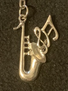 Stylish Silver Colored Metal Trumpet & Musical Notes Keychain Keyring - Bild 1 von 7