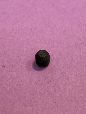 *NEW* 28C-UNION SPECIAL-SCREW-FOR SEWING MACHINES*