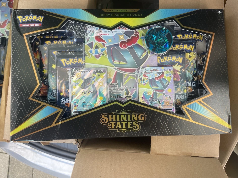 Pokémon - Shining Fates Premium Collection Shiny Dragapult VMAX - EN NEU & OVP - Bild 1 von 1