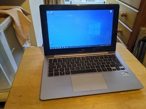 PC: Asus VivoBook S200E-C157H, 11.6 inches LED, CPU 1.5 Ghz ; SSD 240 Gb; 4 Gb - Picture 1 of 6